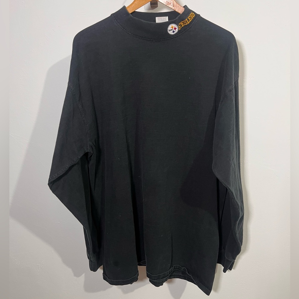 Pittsburgh Steeler 1990’s Fruit of the Loom Black Long Sleeve Tee. Size XXL